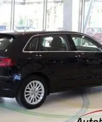 AUDI A3 SPORTBACK 1.6 TDI AMBIENTE AUTOMATICA AUDI A3 SPORTBACK 1.6 TDI AMBIENTE AUTOMATICA