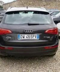 AUDI Q5 2.0 TDI 170 CV quattro S tronic AUDI Q5 2.0 TDI 170 CV quattro S tronic