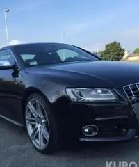 AUDI S5 4.2 V8 quattro tiptronic