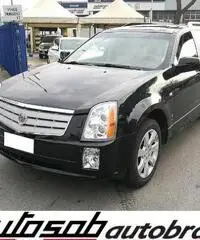 Cadillac SRX 3.6 GPL V6 AWD Sport Luxury Cambio Aut. Full Opt. Cadillac SRX 3.6 GPL V6 AWD Sport Luxury Cambio Aut. Full Opt.