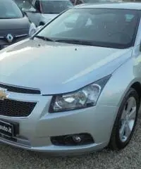 CHEVROLET Cruze 2.0 Diesel 150CV 4 porte LT CHEVROLET Cruze 2.0 Diesel 150CV 4 porte LT
