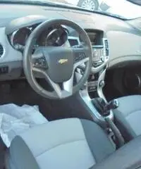 CHEVROLET Cruze 2.0 Diesel 150CV 4 porte LT CHEVROLET Cruze 2.0 Diesel 150CV 4 porte LT