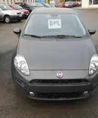 FIAT Punto 1.4 8V 5 porte Easypower Street FIAT Punto 1.4 8V 5 porte Easypower Street