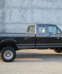 FORD F 250 BIG-BIG UNICAAAA. (PERMUTE) cambio meccanico FORD F 250 BIG-BIG UNICAAAA. (PERMUTE) cambio meccanico