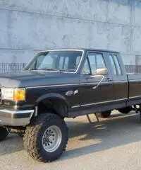 FORD F 250 BIG-BIG UNICAAAA. (PERMUTE) cambio meccanico FORD F 250 BIG-BIG UNICAAAA. (PERMUTE) cambio meccanico