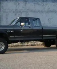 FORD F 250 BIG-BIG UNICAAAA. (PERMUTE) cambio meccanico FORD F 250 BIG-BIG UNICAAAA. (PERMUTE) cambio meccanico
