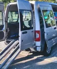 Ford Transit Connect 17 T Diesel Vetrato 5+3 monovolume