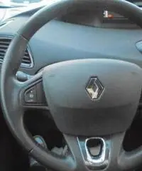 RENAULT Scenic 1.5 dCi 110CV 7 POSTI RENAULT Scenic 1.5 dCi 110CV 7 POSTI