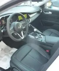 ALFA ROMEO Giulia 2.2 Turbodiesel 150 CV Super ALFA ROMEO Giulia 2.2 Turbodiesel 150 CV Super