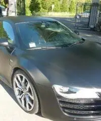 AUDI R8 5.2 V10 FSI quattro R tronic