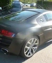 AUDI R8 5.2 V10 FSI quattro R tronic