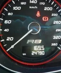 AUDI R8 5.2 V10 FSI quattro R tronic