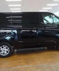 FORD Tourneo Custom 300 2.2 TDCi 125CV PC Limited FORD Tourneo Custom 300 2.2 TDCi 125CV PC Limited