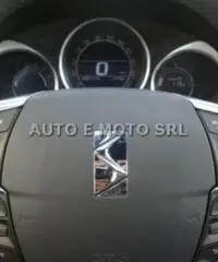 CITROEN DS4 1.6 e-HDi 115 airdream Chic CITROEN DS4 1.6 e-HDi 115 airdream Chic