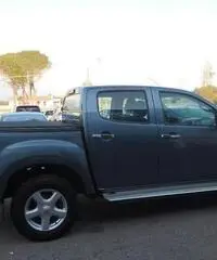 ISUZU D-Max 2.5 Crew Cab Solar 4WD ISUZU D-Max 2.5 Crew Cab Solar 4WD