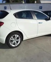 Alfa Romeo Giulietta 1.6 Jtdm-2 120 CV Progression Alfa Romeo Giulietta 1.6 Jtdm-2 120 CV Progression