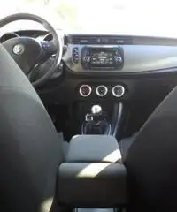 Alfa Romeo Giulietta 1.6 Jtdm-2 120 CV Progression Alfa Romeo Giulietta 1.6 Jtdm-2 120 CV Progression