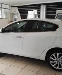 ALFA ROMEO Giulietta 1.6 JTDm-2 105 CV Distinctive ALFA ROMEO Giulietta 1.6 JTDm-2 105 CV Distinctive