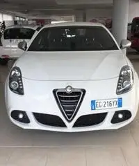 Alfa Romeo Giulietta (2010) 2.0 JTDm-2 140 CV Distinctive Alfa Romeo Giulietta (2010) 2.0 JTDm-2 140 CV Distinctive