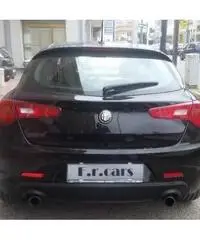 ALFA ROMEO Giulietta 2.0 JTDm-2 170 CV TCT Distinctive ALFA ROMEO Giulietta 2.0 JTDm-2 170 CV TCT Distinctive