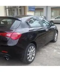 ALFA ROMEO Giulietta 2.0 JTDm-2 170 CV TCT Distinctive ALFA ROMEO Giulietta 2.0 JTDm-2 170 CV TCT Distinctive