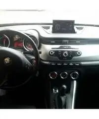 ALFA ROMEO Giulietta 2.0 JTDm-2 170 CV TCT Distinctive ALFA ROMEO Giulietta 2.0 JTDm-2 170 CV TCT Distinctive