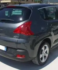 PEUGEOT 3008 1.6 HDi 110CV Premium PEUGEOT 3008 1.6 HDi 110CV Premium