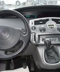 RENAULT Scenic 1.9 dCi Confort Dynamique