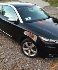 Audi A1 1.6 TDI bicolore Audi A1 1.6 TDI bicolore