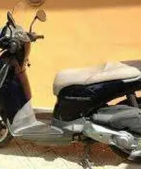 Aprilia Scarabeo 200 cc Street. Aprilia Scarabeo 200 cc Street.