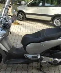 Aprilia Scarabeo 300 s del 2011 con 7113km. COME NUOVA