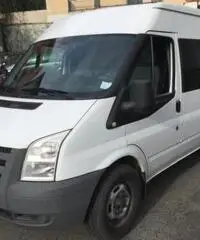 FORD Tourneo Transit 2.4 TDCi/140 Combi GANCIO TRAINO FORD Tourneo Transit 2.4 TDCi/140 Combi GANCIO TRAINO