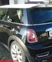 MINI Mini Mini 1.6 16V Cooper S( NAVIG-AUTOMATIK- PELLE-)!!!