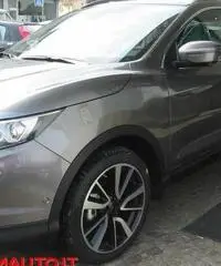 NISSAN Qashqai 1.5 dCi Tekna  (TETTO- NAVIG)!!!!! NISSAN Qashqai 1.5 dCi Tekna  (TETTO- NAVIG)!!!!!