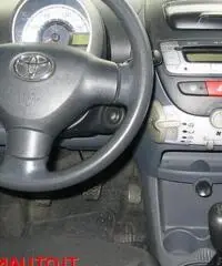 TOYOTA Aygo 1.0 12V VVT-i 5 porte Now Connect