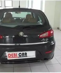ALFA ROMEO 147 1.9 JTD 5 porte Distinctive ALFA ROMEO 147 1.9 JTD 5 porte Distinctive