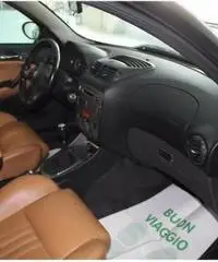 ALFA ROMEO 147 1.9 JTD 5 porte Distinctive ALFA ROMEO 147 1.9 JTD 5 porte Distinctive