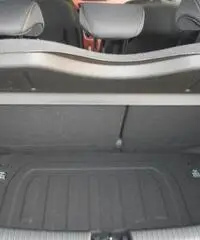 HYUNDAI i10 1.0 LOGIN NERO