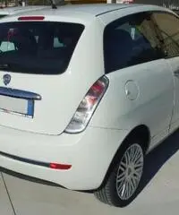 LANCIA Ypsilon 1.3 MJT 75 CV Oro ( BLUE   ME ) LANCIA Ypsilon 1.3 MJT 75 CV Oro ( BLUE   ME )