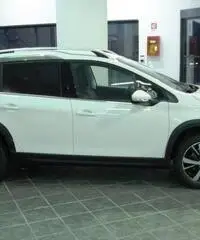 PEUGEOT 2008 SUV BlueHDi 100 Allure
