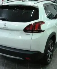 PEUGEOT 2008 SUV BlueHDi 100 Allure