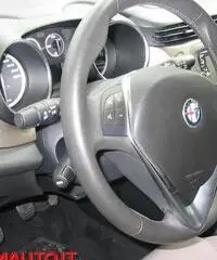 ALFA ROMEO Giulietta 1.6 JTDm-2 105 CV Distinctive  (MOD 2015) ALFA ROMEO Giulietta 1.6 JTDm-2 105 CV Distinctive  (MOD 2015)