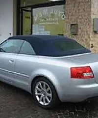 AUDI A4 2,5 TDI V6 163CV  CABRIO  !!!!!!