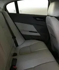 JAGUAR XE 2.0 D Turbo 180 CV aut. Portfolio