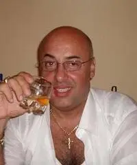 Cerco donna per amiciza e compagnia ecc. Cerco donna per amiciza e compagnia ecc.