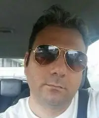 Ragazzo cerca ragazza seria per relazione Ragazzo cerca ragazza seria per relazione