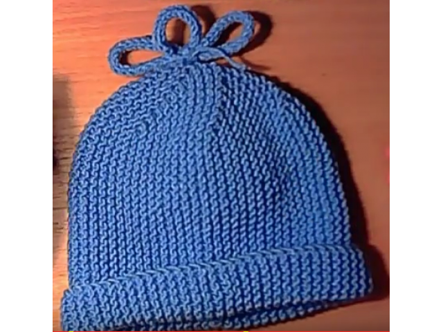Cappellino neonato in cotone o lana fatto a mano ferri