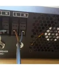 Solare inverter onda Pura, caricabatterie e regolatore solare MPPT Solare inverter onda Pura, caricabatterie e regolatore solare MPPT