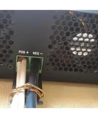 Solare inverter onda Pura, caricabatterie e regolatore solare MPPT Solare inverter onda Pura, caricabatterie e regolatore solare MPPT