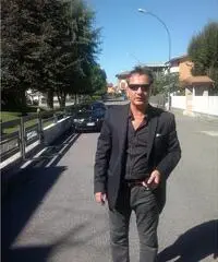 Cerco donna per relazione , bella presenza,magra, 40/50 enne di Milano. Cerco donna per relazione , bella presenza,magra, 40/50 enne di Milano.